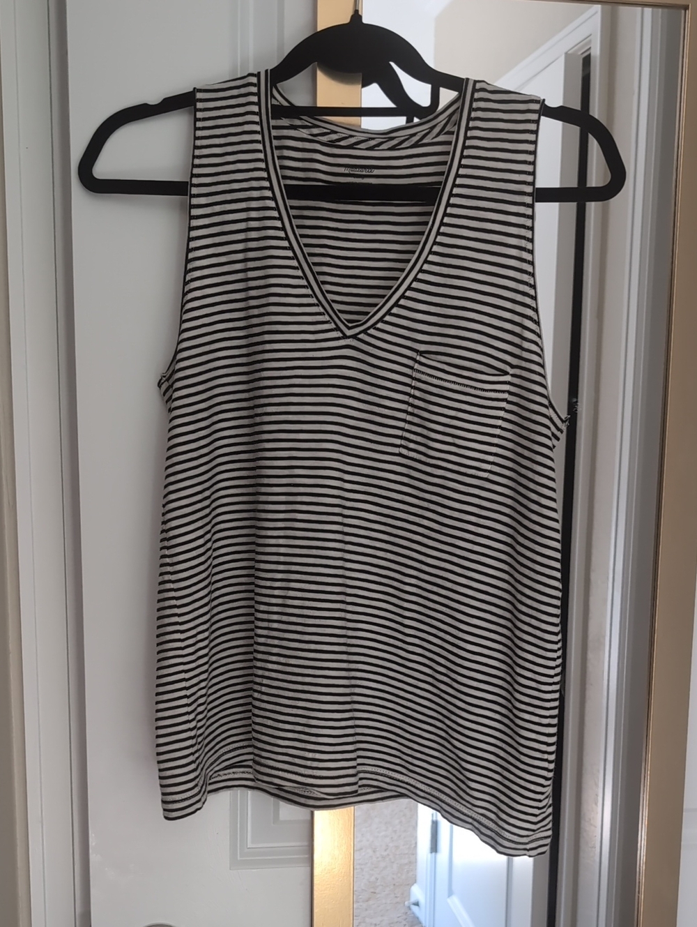 Madewell Black and White Striped V-Neck Sleeveless Top Small